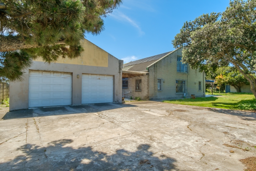 11 Bedroom Property for Sale in Wetton Western Cape